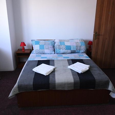 Focşani Hostel Ruxandra מראה חיצוני תמונה
