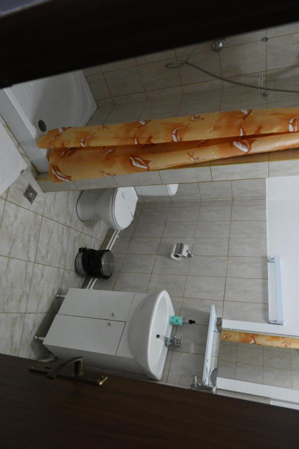 Focşani Hostel Ruxandra מראה חיצוני תמונה