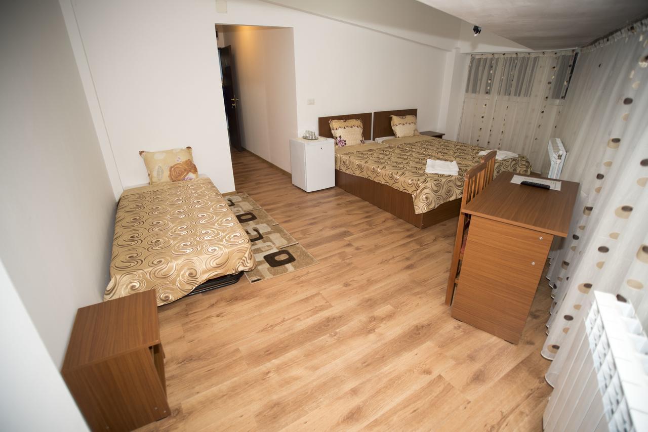 Focşani Hostel Ruxandra מראה חיצוני תמונה