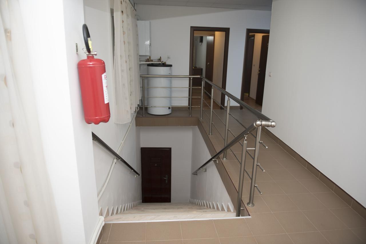 Focşani Hostel Ruxandra מראה חיצוני תמונה