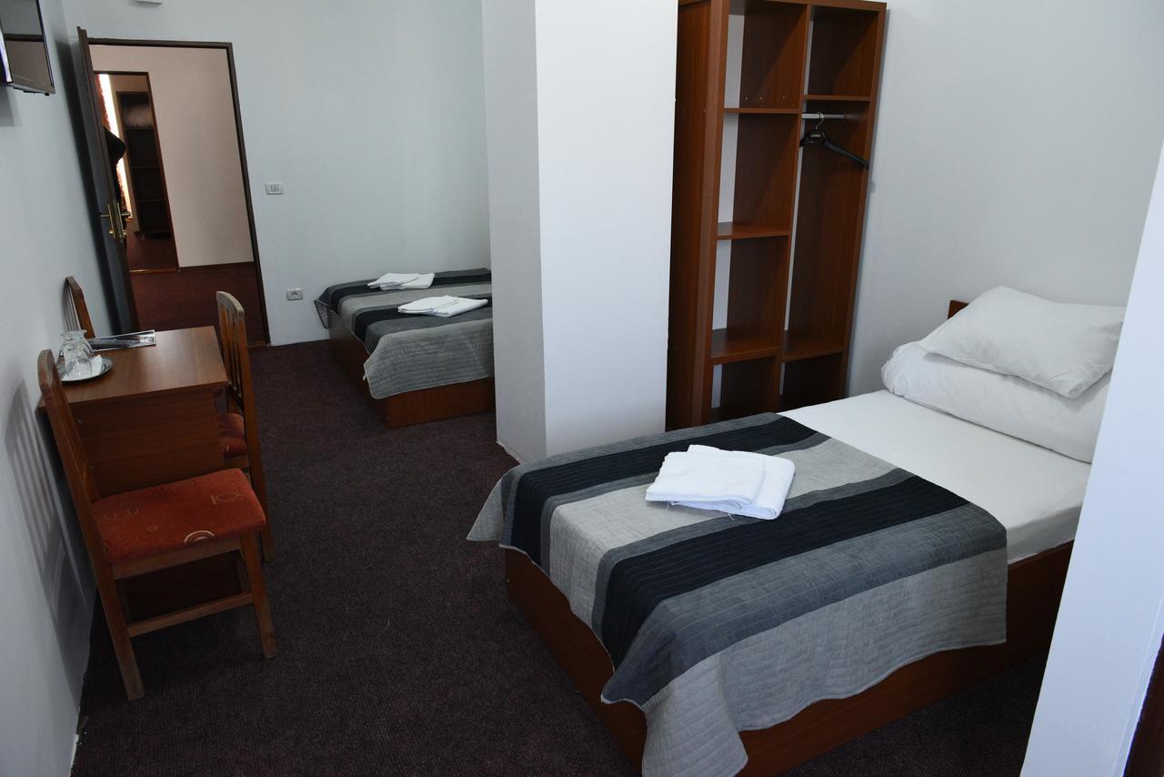 Focşani Hostel Ruxandra מראה חיצוני תמונה