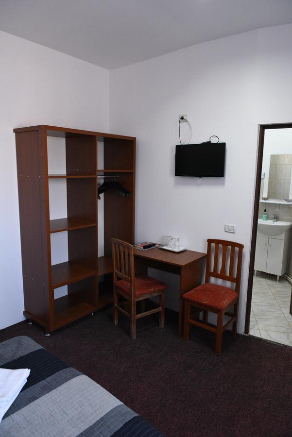 Focşani Hostel Ruxandra מראה חיצוני תמונה