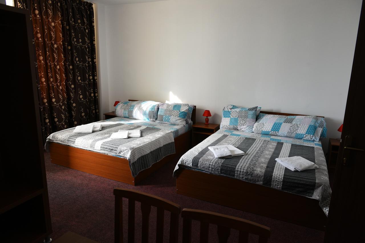 Focşani Hostel Ruxandra מראה חיצוני תמונה